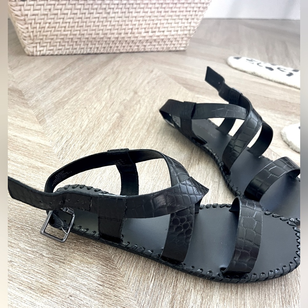 Lucky Brand 🍀🖤 strappy sandals